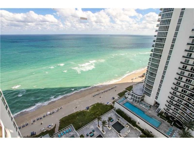 Building Photo - Trump Tower II - Sunny Isles Beach