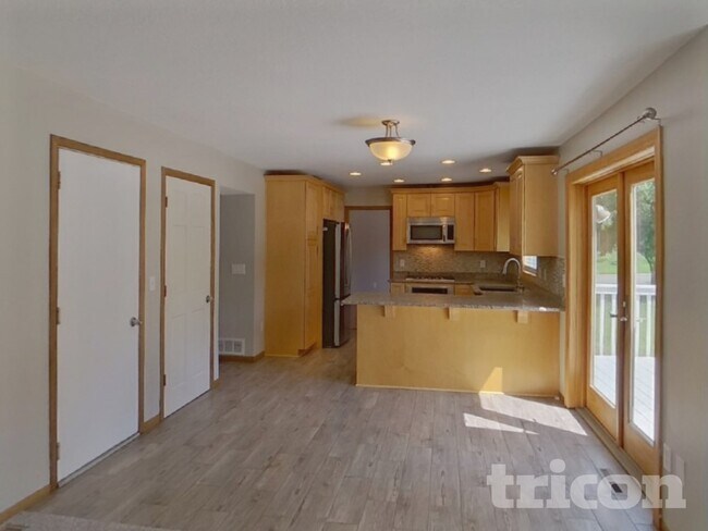 Foto del edificio - 8903 Sequoia Rd