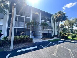 Building Photo - 4701 Lakeside Club Blvd