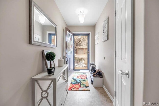 Building Photo - 2205 Knotty Pine Tr