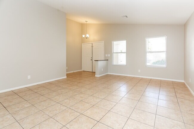 Foto del edificio - 4427 Roaming Breeze Rd