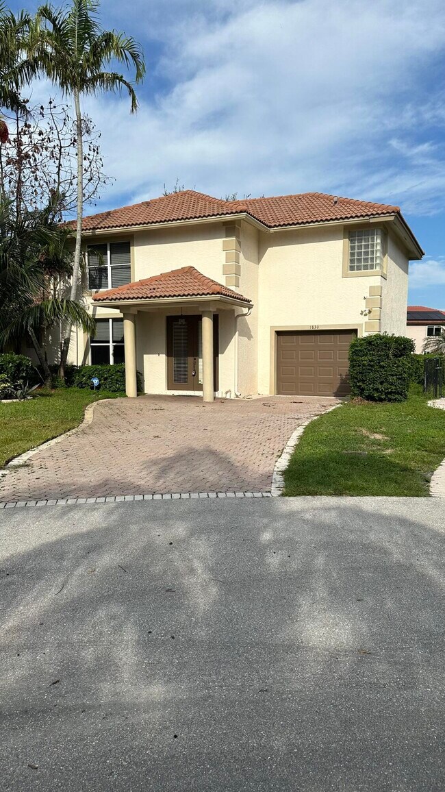 Building Photo - 1830 Capeside Cir