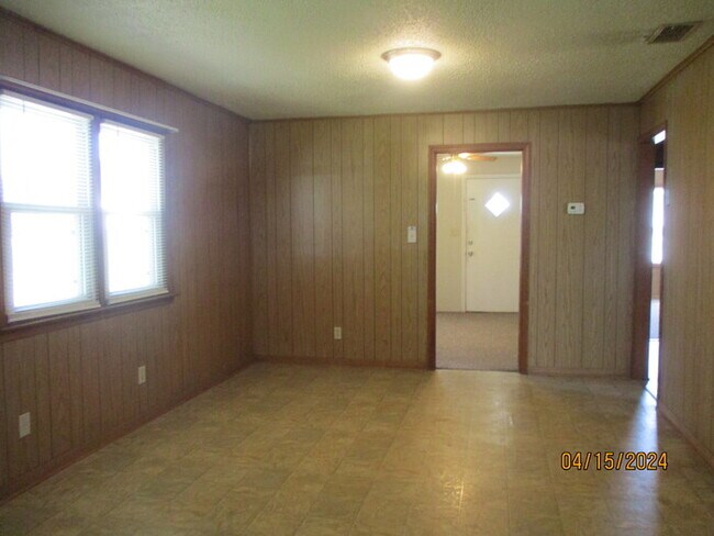 Building Photo - 2702 S Ridge Ave