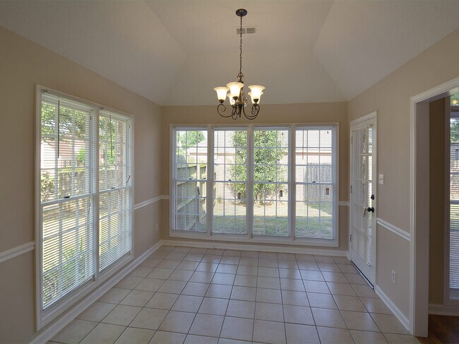 Building Photo - 4 Bed, 2 Bath in Cordova near Walnut Grove