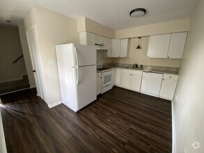 Building Photo - 113 S Vail Dr