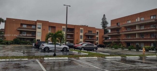 Building Photo - 17500 NW 68th Ave