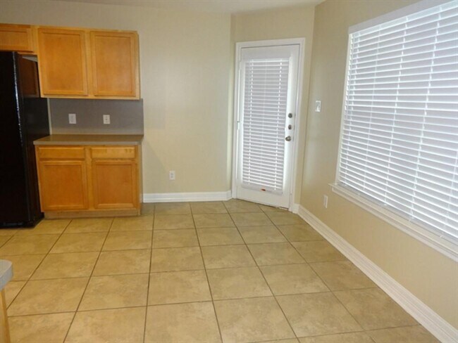 Building Photo - 19823 Lindenwick Ct