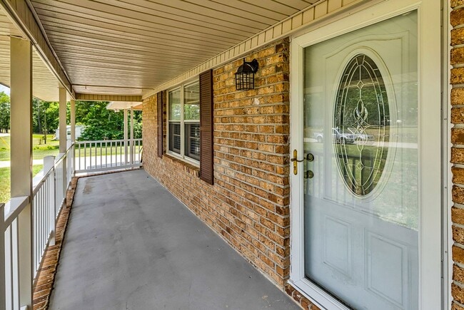 Building Photo - 1354 Rogers Rd
