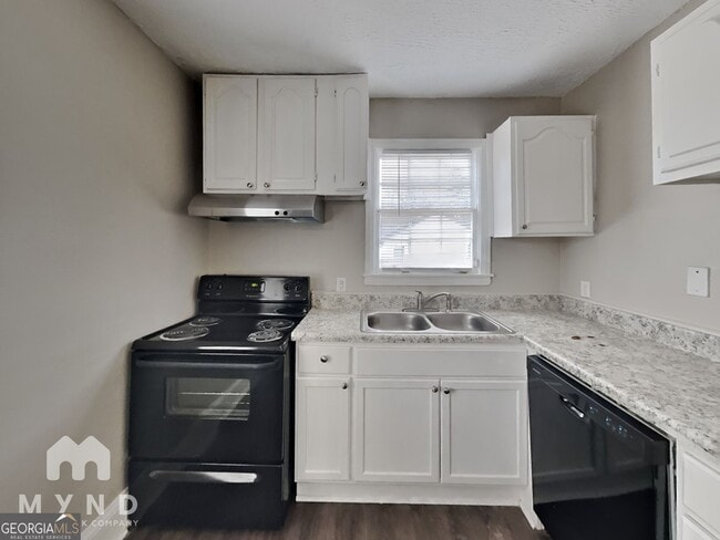 Building Photo - 1284 Westmont Rd SW