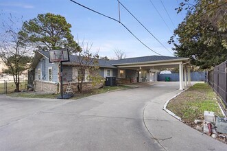 Building Photo - 327 Nob Hill Ln