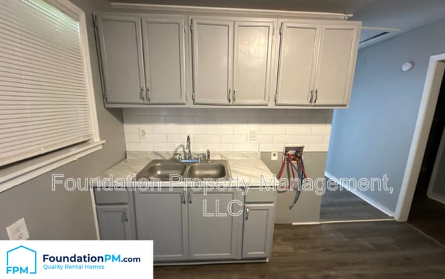 Building Photo - 2112 Stovall Ave