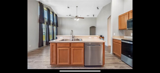 Building Photo - 3044 Buckeye Point Dr