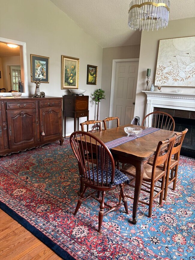 Foto del edificio - Large, private home in Rivercliff
