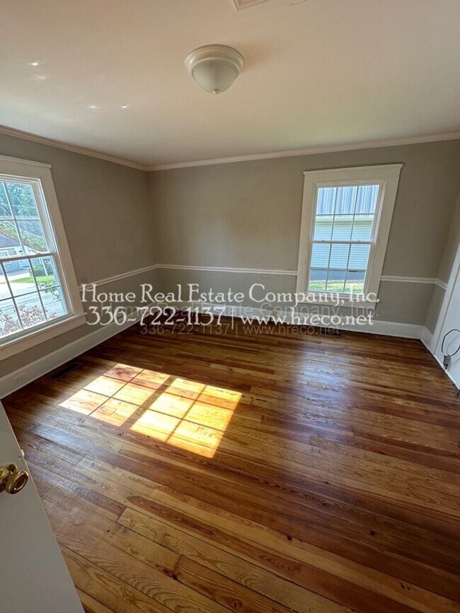 Building Photo - 404 Ricks Dr