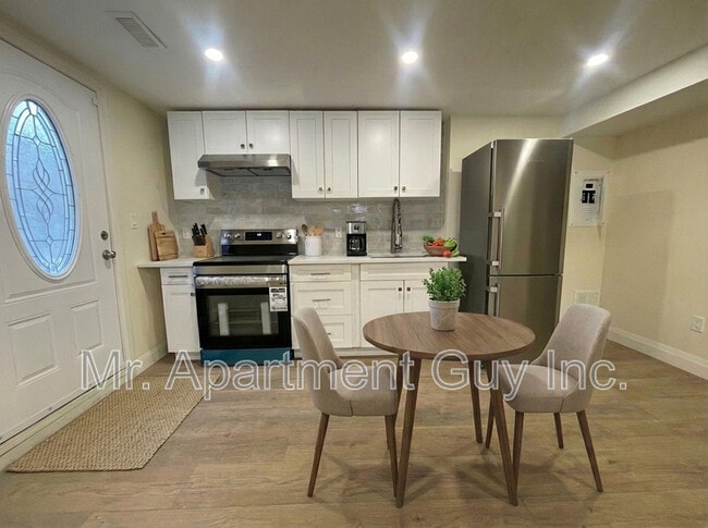 Building Photo - 2531 Cavendish Dr