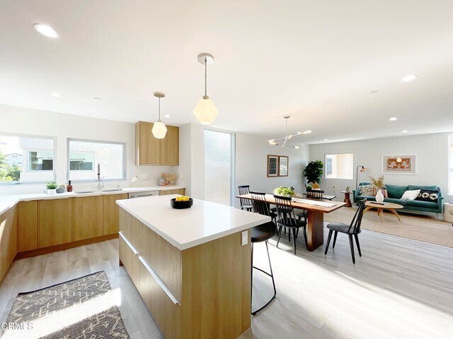 Foto del edificio - 230 S San Marino Ave