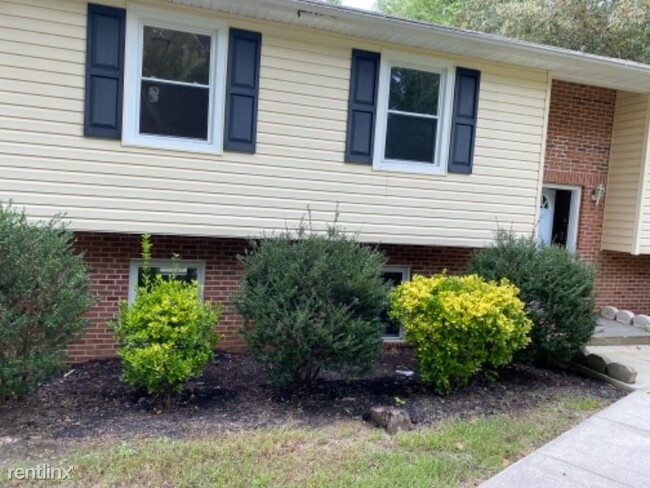 Building Photo - 5 br, 3 bath House - 283 Land or