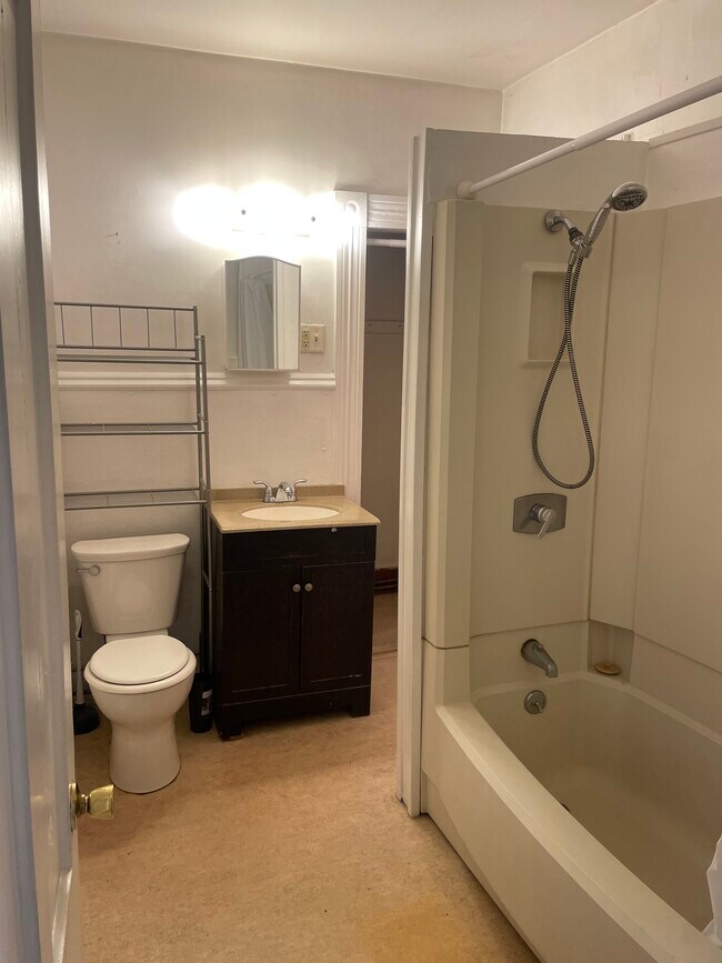 Bathroom - 286 Spring St