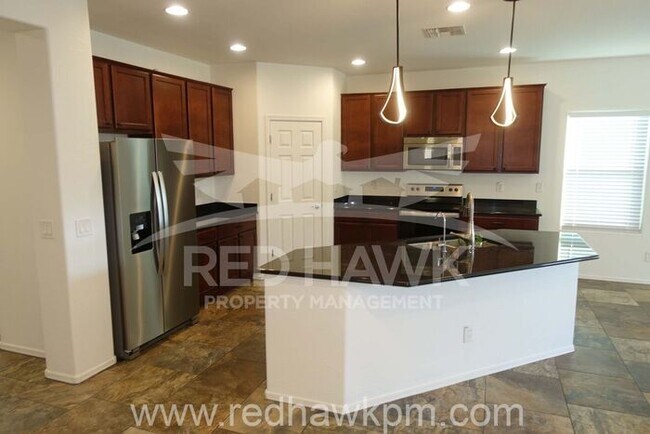 Building Photo - Spacious Four Bedroom, Two Bathroom East M...