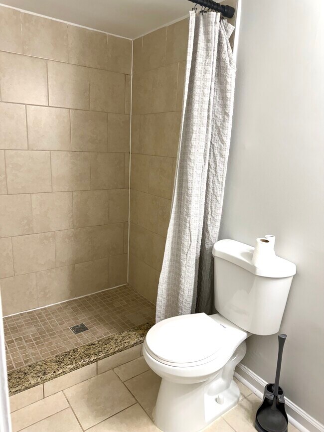 Building Photo - 10230 Prince Pl