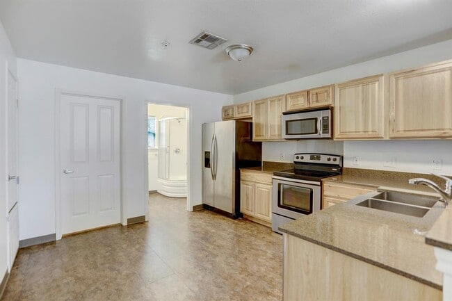 Foto del edificio - 706 W 6th St