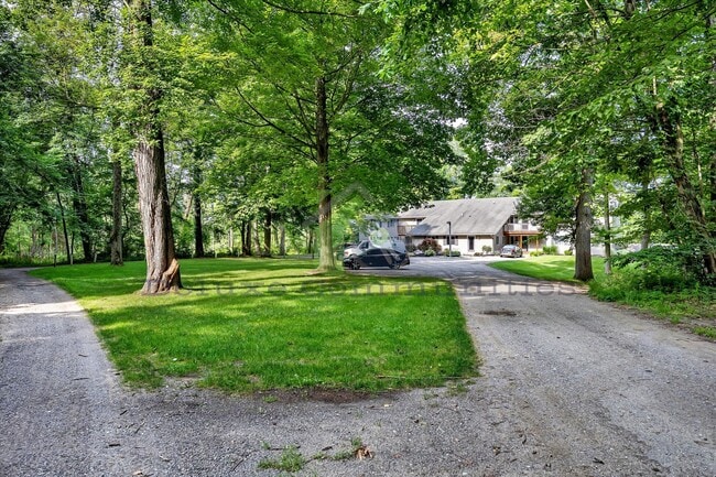 Building Photo - Beautiful 3 Bedroom in Alto – Updated, Spacious, Surrounded by Nature