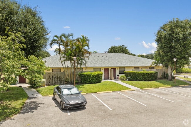 Building Photo - Woodfield Apartments
