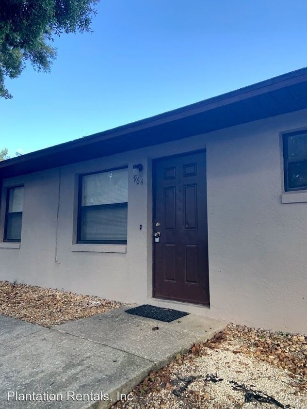 Primary Photo - 952 NE 8th Ave
