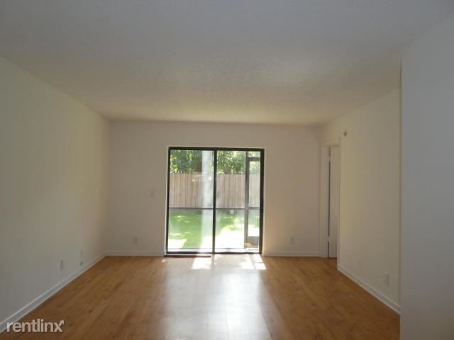 Building Photo - 21915 Lake Forest Cir