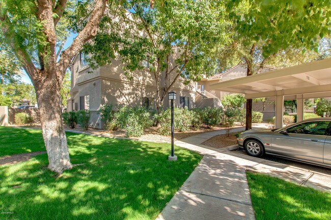 Building Photo - 15252 N 100th St