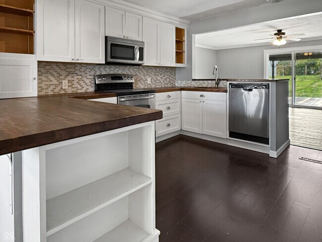 Foto del edificio - 5325 W Smith Valley Rd