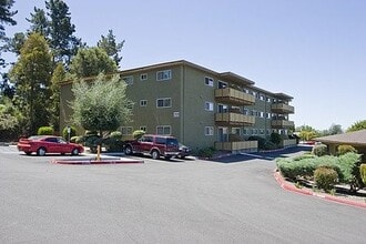 Building Photo - 22842 Vermont St