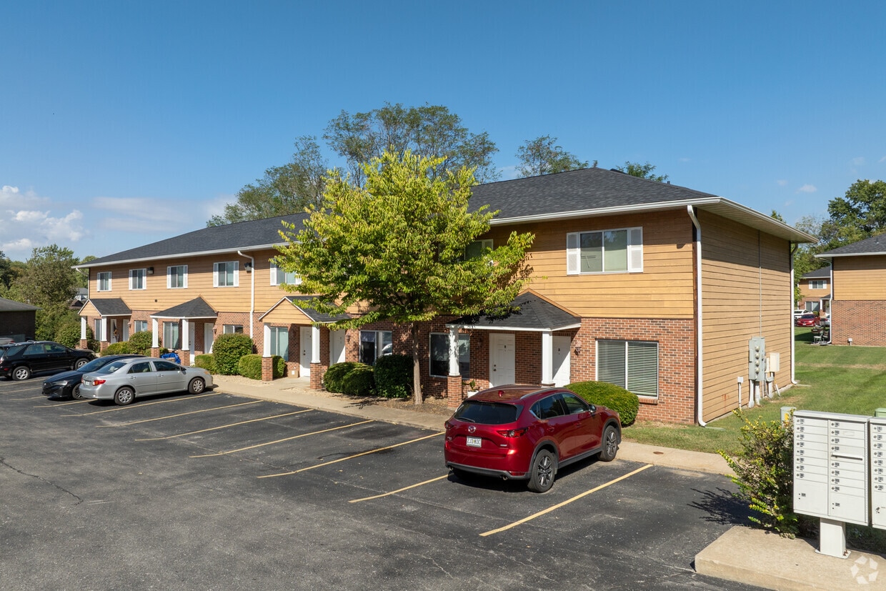 Primary Photo - Lake Broadway Townhomes