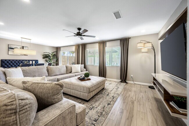 Building Photo - 84131 Azzura Way