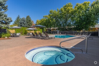 Building Photo - Parklane Apartments