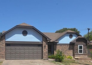 Building Photo - 16402 Malden Dr
