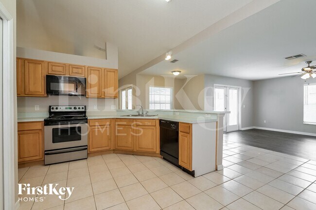 Foto del edificio - 224 Quiet Oak Ct