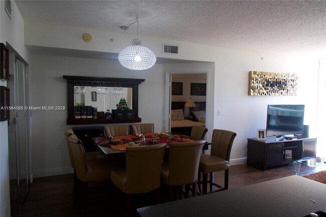 Foto del edificio - 5077 NW 7th St