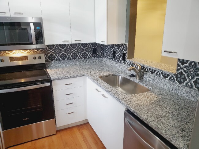 Foto del edificio - 5705 Snow Dr