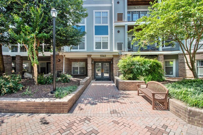 Building Photo - 5565 Seminary Rd