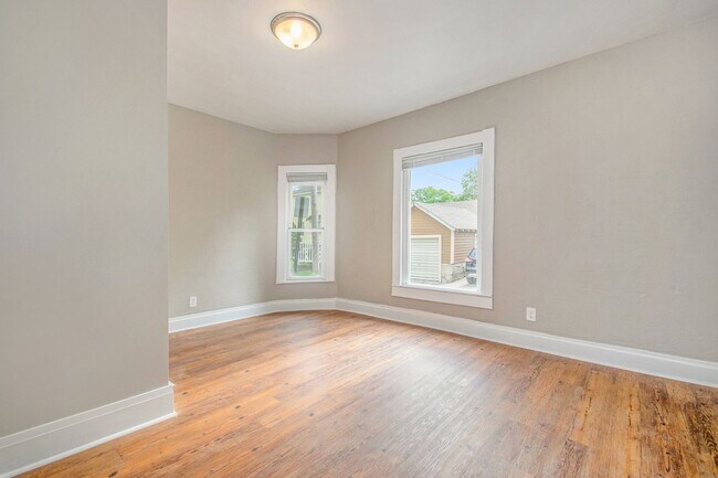 Foto del edificio - Spacious 4 Bedroom / 2 Bath Single-Family Home – Prime Location Near Downtown GR