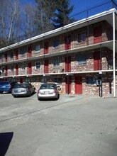 Building Photo - 136 S 10th St