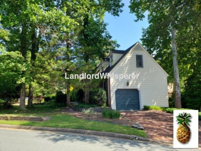 Foto del edificio - 1771 Old Brook Rd
