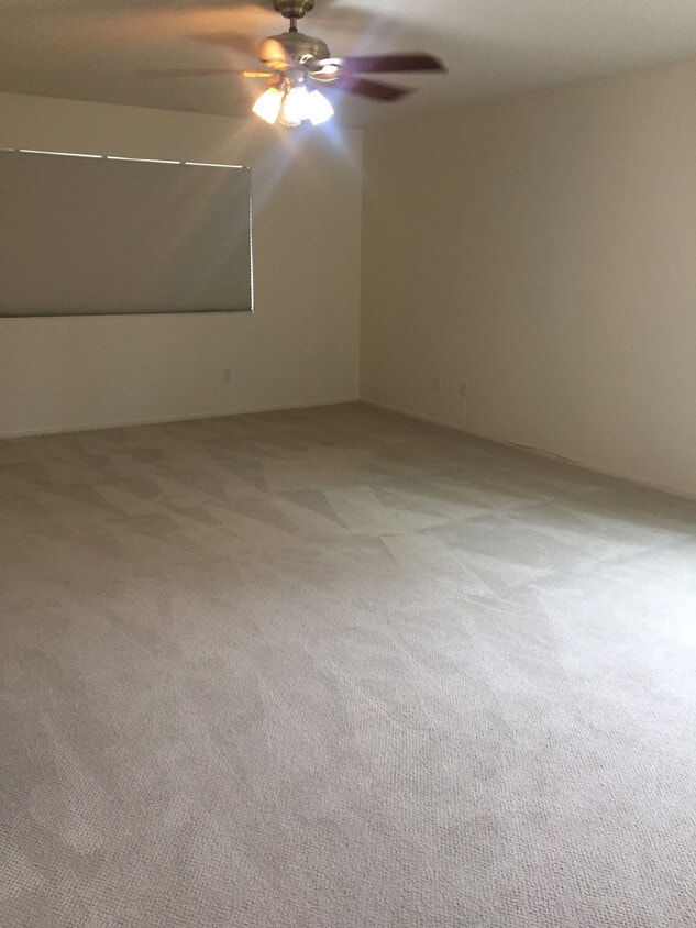 Building Photo - Gold River 4 Bedroom with Large Brick Patio in backyard!