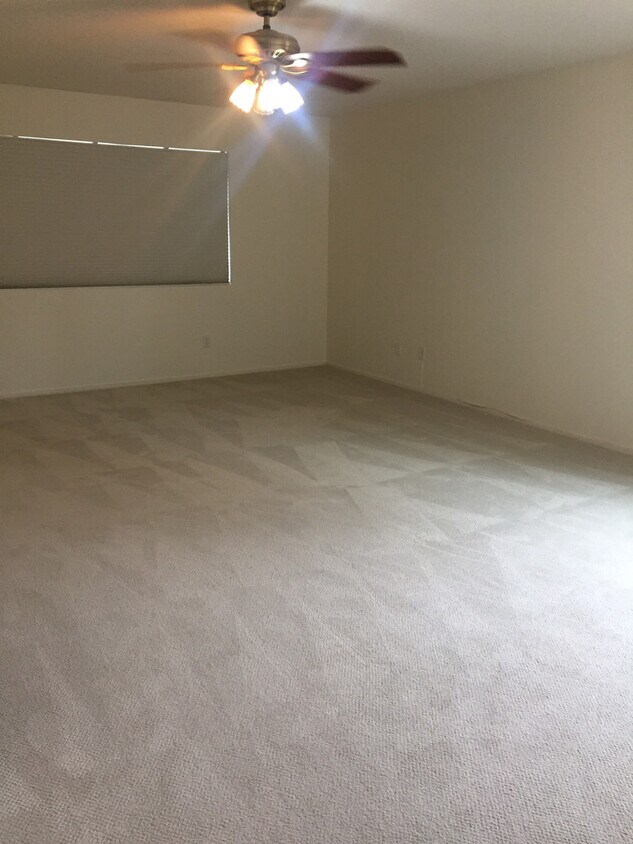 Foto del edificio - Gold River 4 Bedroom with Large Brick Patio in backyard!