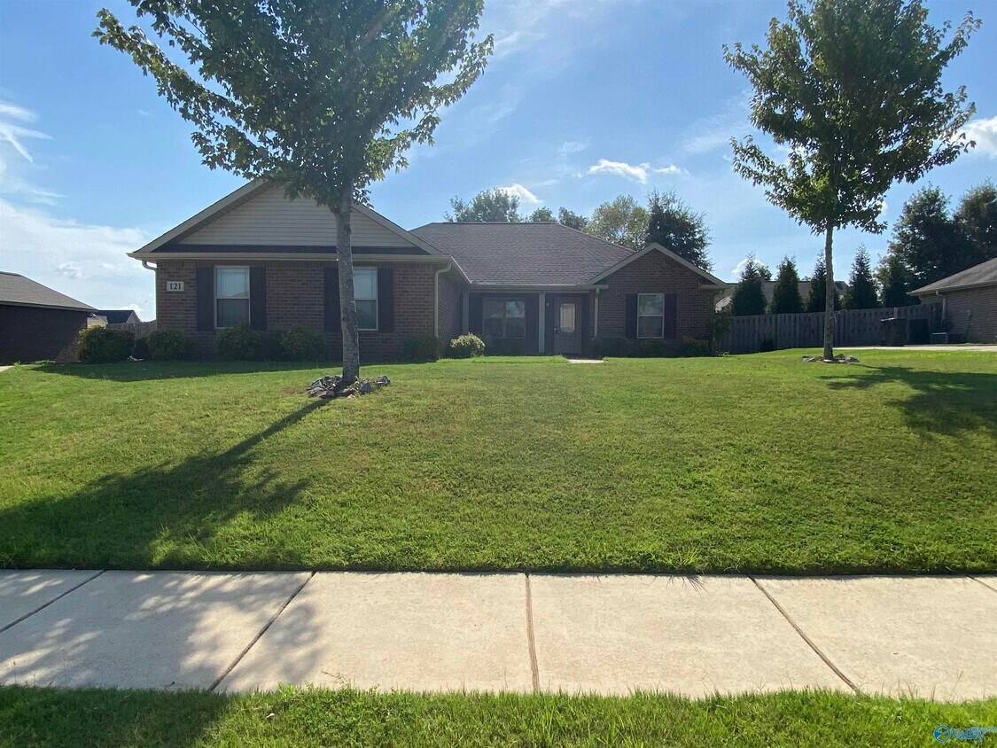 121 Birch Falls Dr, Hazel Green, AL 35750 House for Rent in Hazel