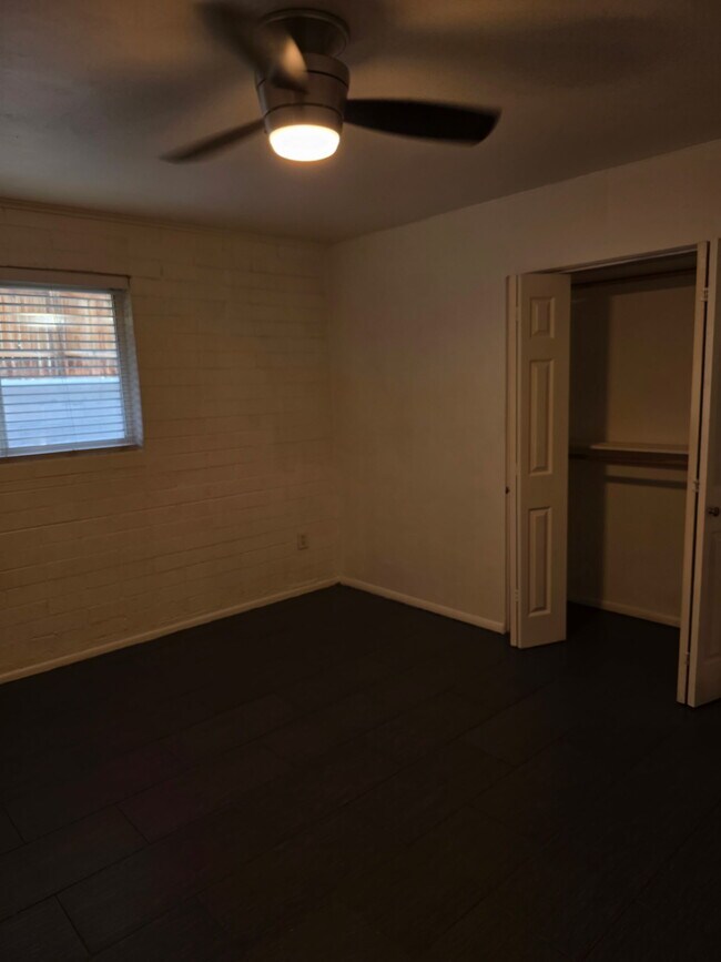 Foto del edificio - 1320 W Sahuaro Dr