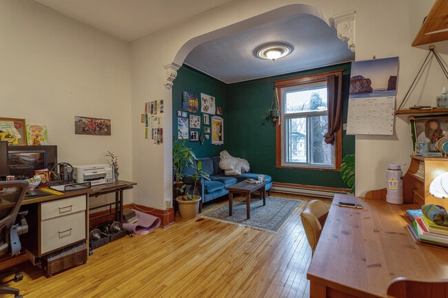 Photo du bâtiment - 203 Av 3E