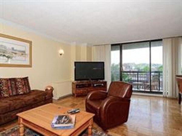Foto del edificio - 60 Longwood Ave