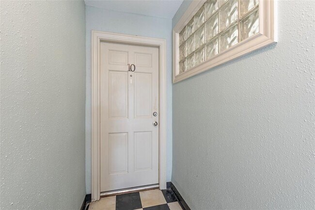 Foto del edificio - 1413 Tremont St
